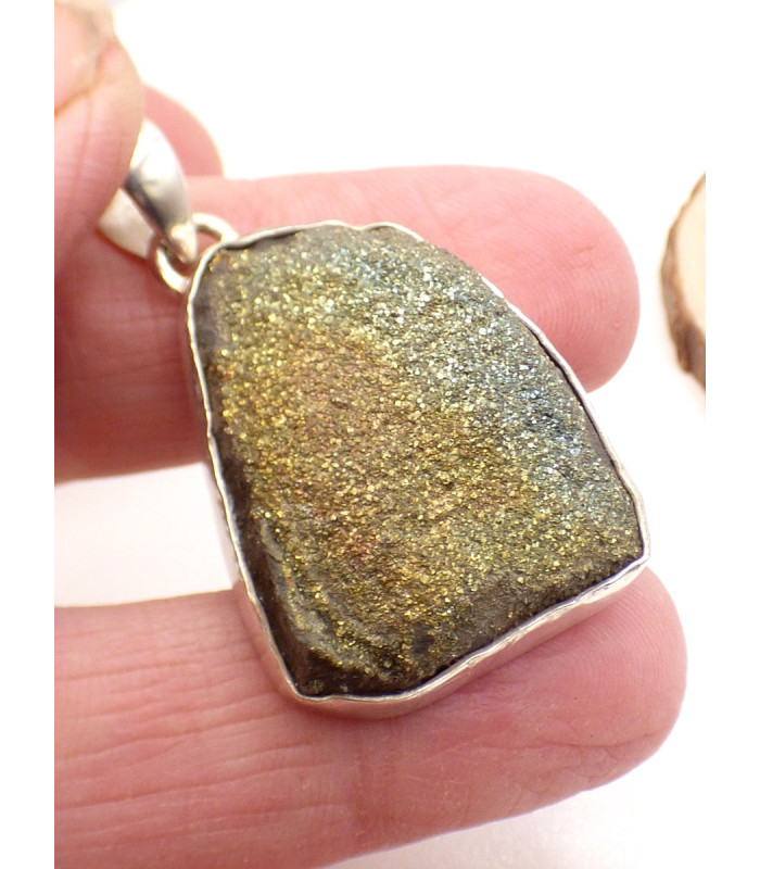 Pendentif Pyrite arc-en-ciel asymétrique Bijoux en Pyrite arc-en-ciel PU82