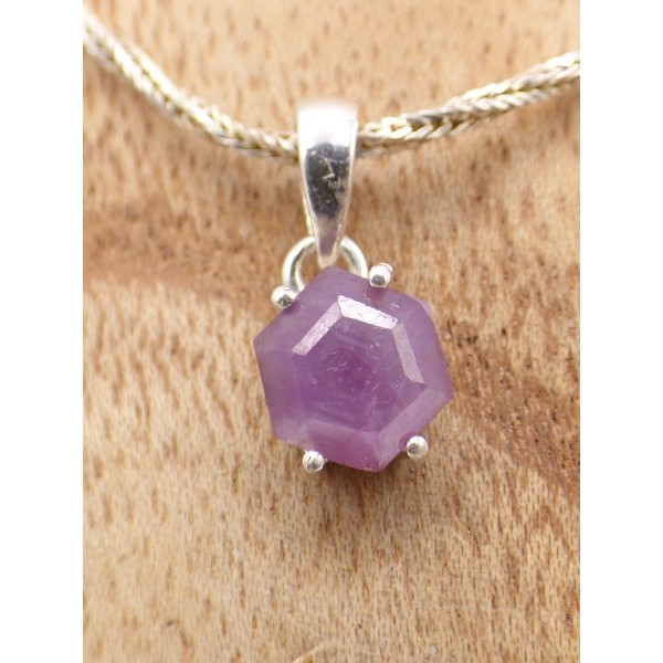 Pendentif rubis africain facetté Bijoux en Rubis PU86