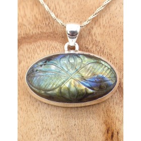 Pendentif Labradorite sculptée fleur oval horizontal Bijoux en Labradorite PU88.2