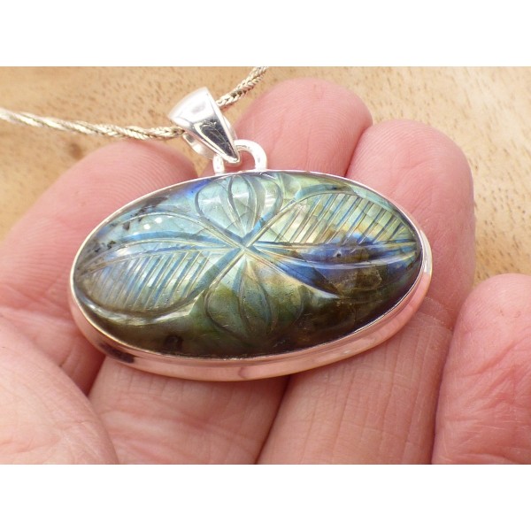 Pendentif Labradorite sculptée fleur oval horizontal Bijoux en Labradorite PU88.2