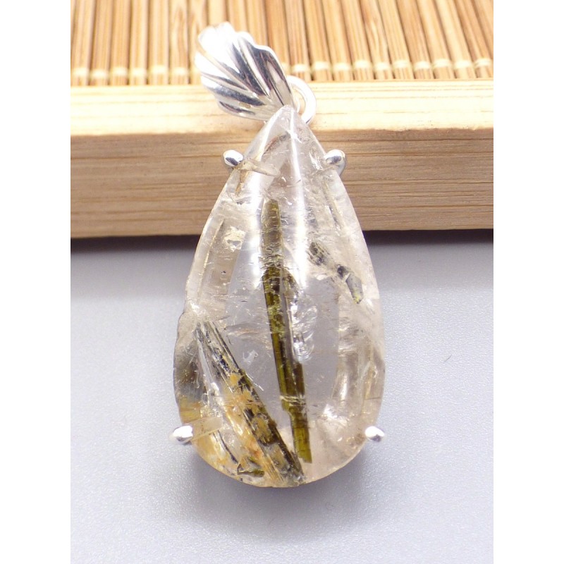 Pendentif Epidote sur Quartz forme goutte Pendentifs pierres naturelles PU96