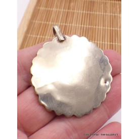 Bijou bouddhiste sacré – Rosace tibétaine en métal et pierres reconstituées