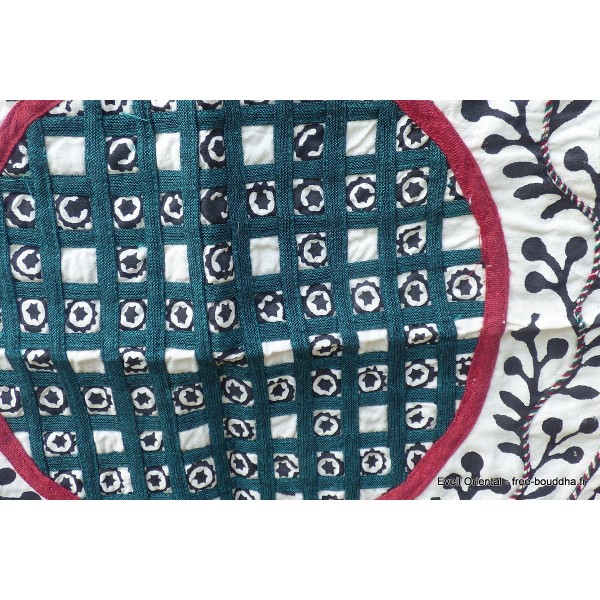 Nappe tibétaine en coton brodé rouge bleu Tentures tibétaines Bouddha NTK5