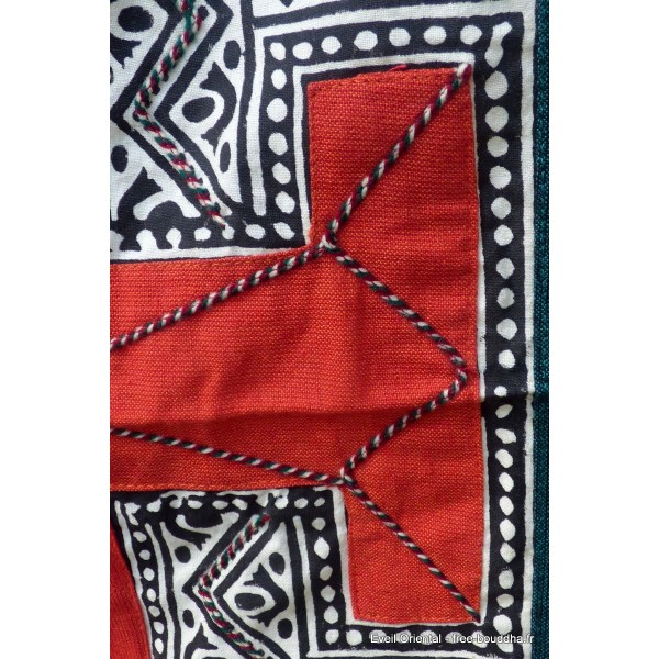 Nappe tibétaine en coton brodé rouge bleu Tentures tibétaines Bouddha NTK5