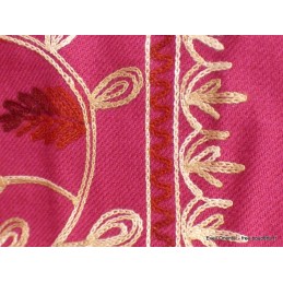 Châle laine ethnique rose framboise en laine Pashminas laine et broderies NCT2