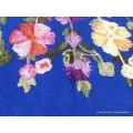 Châle népalais bleu roi brodé fleurs - Châles en laine faits main