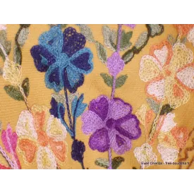 Châle népalais jaune moutarde brodé fleurs - Châles en laine faits main