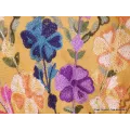 Châle népalais jaune moutarde brodé fleurs - Châles en laine faits main