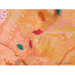 Châle orange rose en laine brodée main Nos Châles QV23