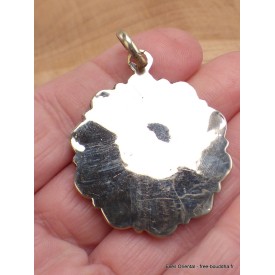 Pendentif tibétain symbole Om – Bijou artisanal fleur du Népal

