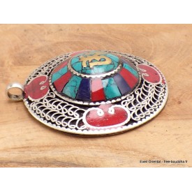 Pendentif tibétain en métal blanc avec pierres naturelles.