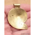 Conque tibétaine pendentif spirales à droite - Pendentifs tibétains bouddhistes
