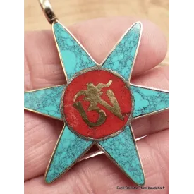 Pendentif tibétain avec symbole bouddhiste Om - Pendentifs tibétains bouddhistes