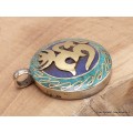 Bijou tibétain pendentif Om laiton couleur turquoise Bijoux tibetains bouddhistes BHP45.3