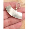 Pendentif tibétain Mantra de Chenrezi incurvé Bijoux tibetains bouddhistes FC11