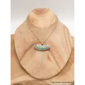 Pendentif tibétain Mantra de Chenrezi incurvé - Pendentifs tibétains bouddhistes