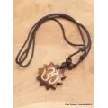 Collier tibétain bouddhiste Om os brun - Colliers tibétains et népalais