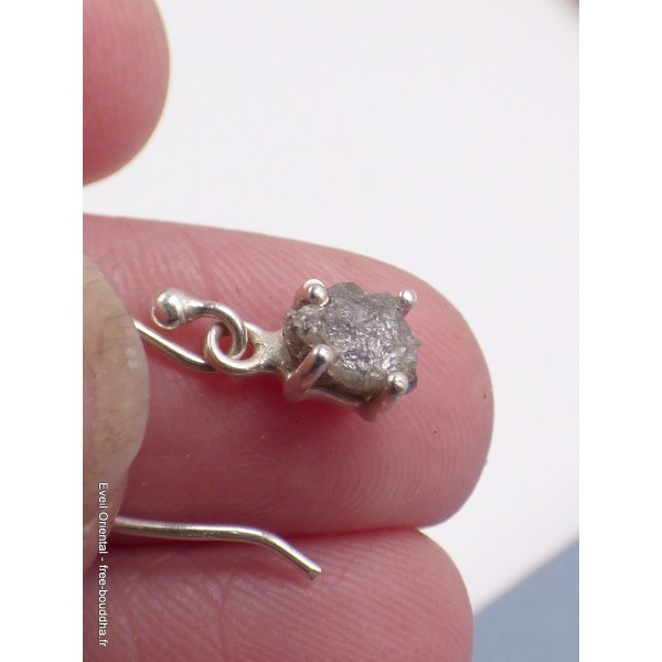 Boucles d'oreilles en Diamant brut serti griffes Boucles d'oreilles en pierres LAM74