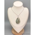 Gros pendentif Actinolite verte forme goutte Bijoux en Actinolite CWA23.1