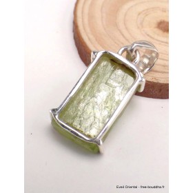 Pendentif en Cyanite verte brute serti griffes Bijoux en Cyanite Verte PAC13.5