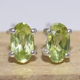 Boucles d'oreilles clous en péridot facetté - Bijoux en Péridot