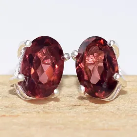 Clous d'oreilles Grenat rouge facetté - Boucles d'oreilles en pierres naturelles