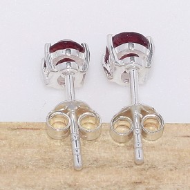 Clous d'oreilles Grenat rouge facetté Bijoux en Grenat cwa38