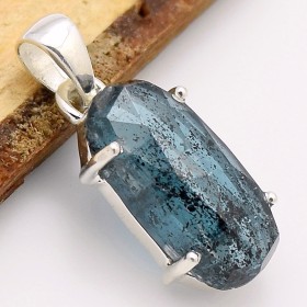 Pendentif Cyanite mousse bleu sarcelles facettée Bijoux en Cyanite Bleue CWA49