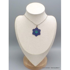 Pendentif tibétain sacré – Fleur Mantra avec Om, Bouddha ou Nœud infini