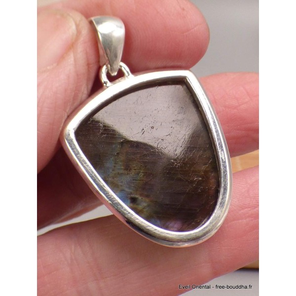 Pendentif Labradorite violette semi-oval Grade AAA Bijoux en Labradorite Violette CWA62.1
