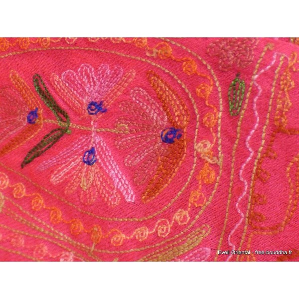 Grand châle en laine fuschia brodé perles Pashminas laine et broderies NCT19