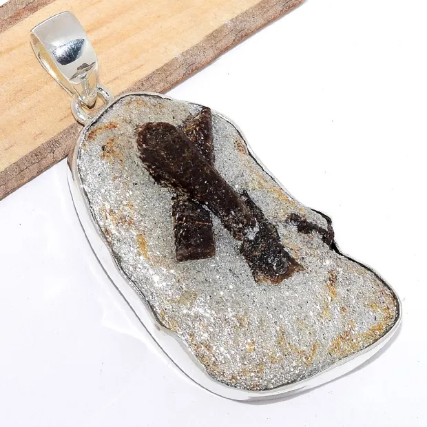 Grand Pendentif pierre Staurolite porte-bonheur - Bijoux en Staurolite