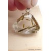 Pendentif Epidote sur Quartz bélière feuille Pendentifs pierres naturelles PU96.2