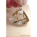 Pendentif Epidote sur Quartz bélière feuille Pendentifs pierres naturelles PU96.2