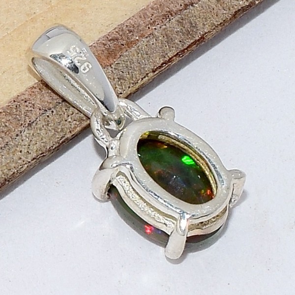 Pendentif Opale noire du Chili dominante rouge Pendentifs pierres naturelles CWA121.1