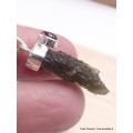 Pendentif Moldavite brute et grenat cabochon Bijoux en Moldavite YM14.4