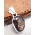 Pendentif Saphir doré Zawadi forme libre - Bijoux en Saphir doré Zawadi