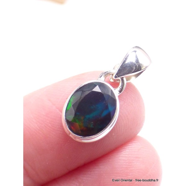 Pendentif oval en Opale noire du Chili Bijoux en Opale Noire AW51.6