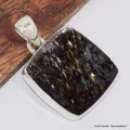 Pendentif carré Authentique Nuumite - Bijoux en Nuumite