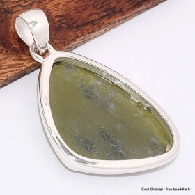 Pendentif Vasonite Vésuvianite triangulaire 