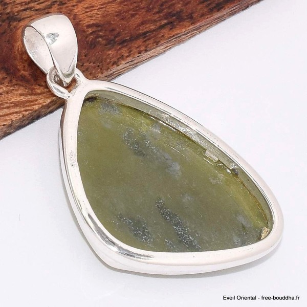 Pendentif Vasonite Vésuvianite triangulaire Pendentifs pierres naturelles BK56.2