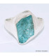 Chevalière bague en Apatite bleue néon brute taille 59 Bijoux en Apatite bleue BK100.4