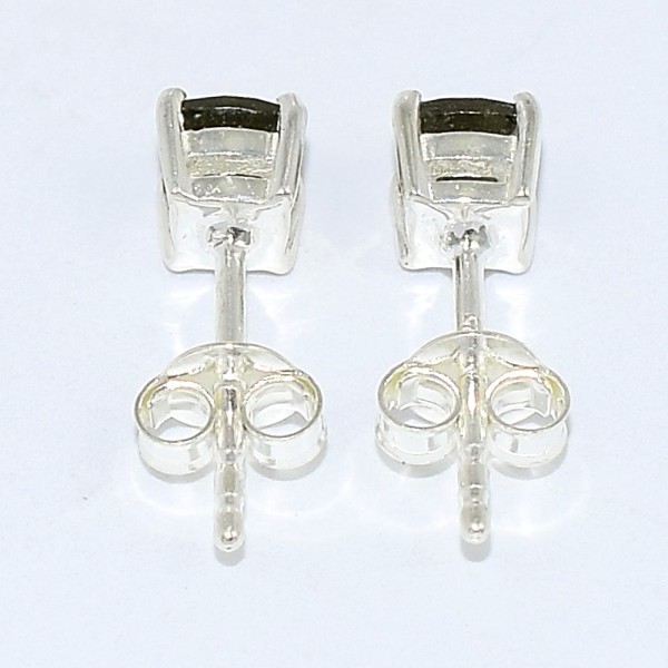 Clous d'oreilles carrés en Moldavite facettée Bijoux en Moldavite BK110