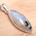 Authentique Pierre de Lune marquise sur Tourmaline - Pendentifs pierres naturelles