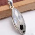 Authentique Pierre de Lune marquise sur Tourmaline - Pendentifs pierres naturelles
