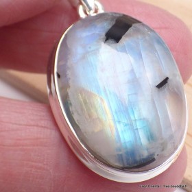 Authentique Pierre de Lune bleue sur Tourmaline 