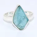 Bague asymétrique en Apatite bleu néon taille 55 - Bijoux en Apatite bleue