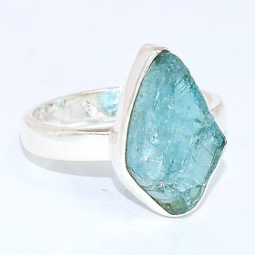 Bague asymétrique en Apatite bleu néon taille 55 