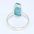 Bague asymétrique en Apatite bleu néon taille 60 - Bijoux en Apatite bleue