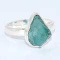 Bijou bague Apatite bleue asymétrique taille 58 - Bijoux en Apatite bleue